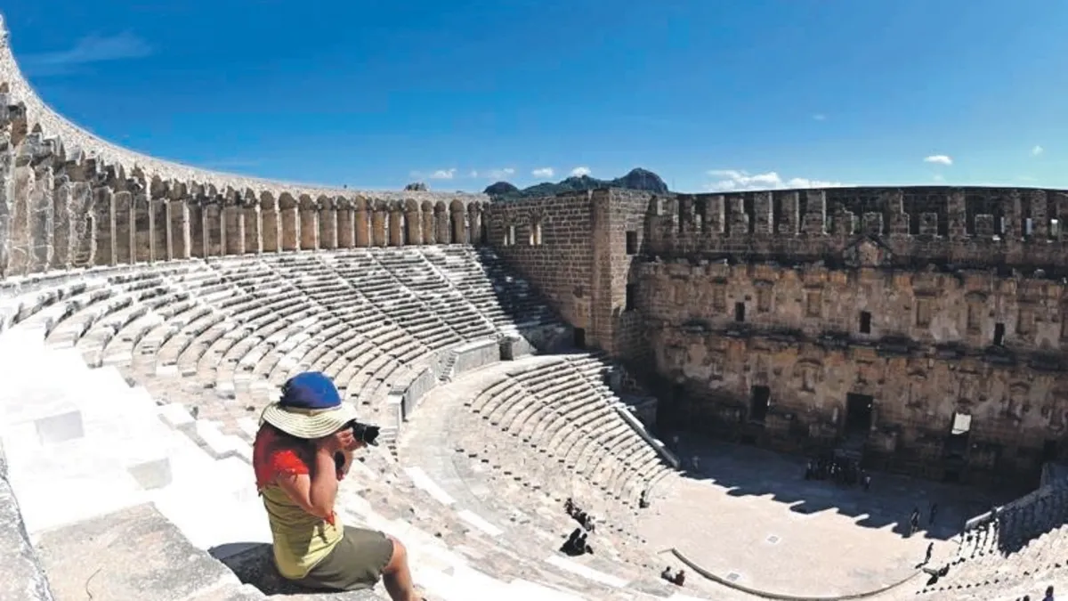 Aspendos’ta tarihin içinden notaların izine