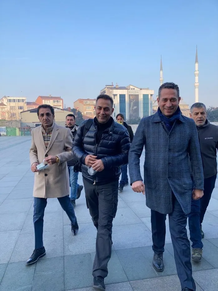 Şehit MİT görevlisini ifşa suçundan ceza verilen gazeteciler infaz savcılığına teslim oldu