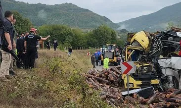 SON DAKİKA | Zonguldak Gökçebey'de feci kaza: Yolcu otobüsü kamyon ile çarpıştı! 2 ölü 23 yaralı #zonguldak