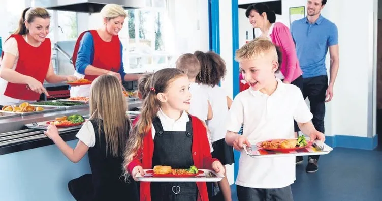 Tüm okullara ücretsiz öğle yemeği