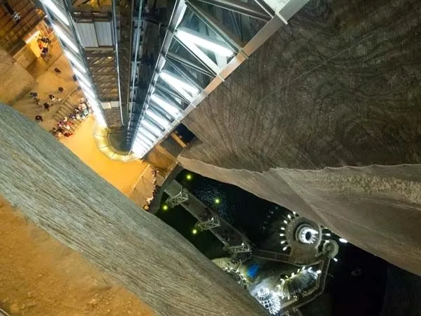 Yerin 200 metre altında park