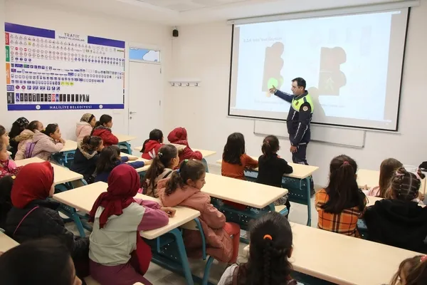 cocuklar-haliliye-belediyesi-trafik-egitim-parkiyla-ogreniyor-1700829179839.jpg
