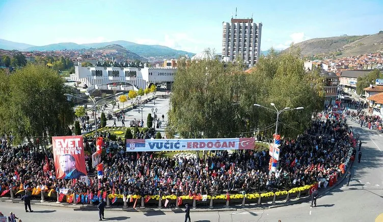 Erdoğan'ı Türk bayraklarıyla karşıladılar