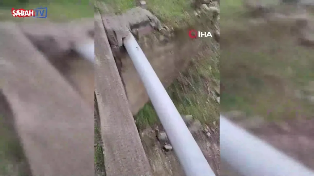 Amasya’da kamyonet menfeze devrildi: 3 yaralı videosunu izle Amasya’da kamyonet menfeze devrildi: 3 yaralı videosunu izle