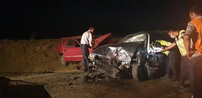 Haymana’da iki otomobil kafa kafaya çarpıştı: 3’ü ağır, 6 kişi yaralı