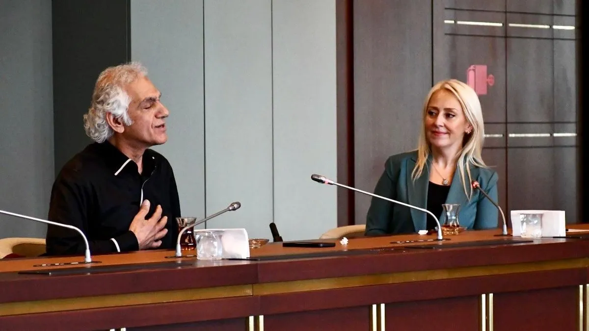 Müzisyen Ömer Faruk Tekbilek, Millet Kütüphanesi'nde öğrencilerle buluştu