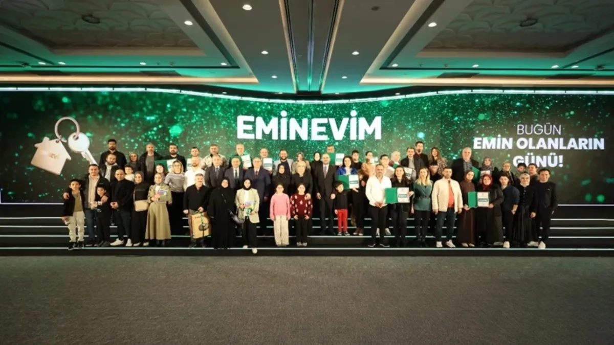 Eminevim 2026’nın ilk tapu teslim töreninde üyeleriyle buluştu Eminevim 2026’nın ilk tapu teslim töreninde üyeleriyle buluştu