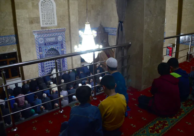 Ramazan ayının ilk teravih namazı kılındı