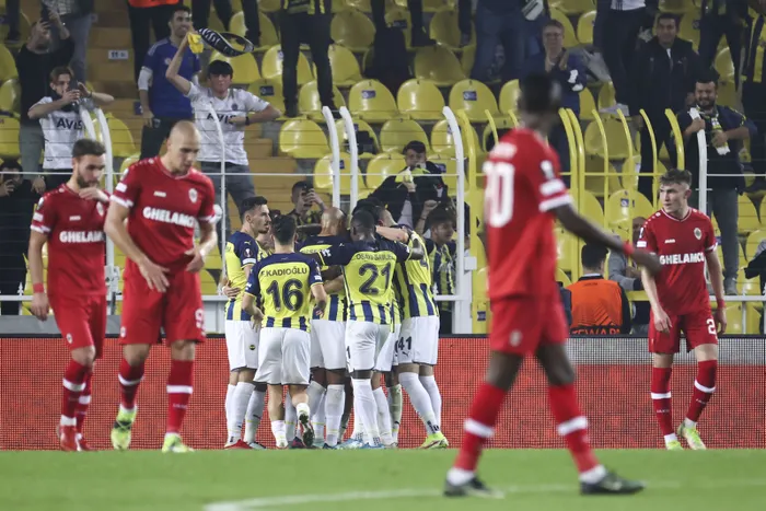 son-dakika-fenerbahce-haberleri-belcika-basini-fenerbahce-antwerp-macini-boyle-gordu-samatta-turklere-1634901247670.jpg
