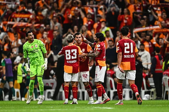 son-dakika-galatasaray-liderligi-geri-aldi-kocaelisporu-tek-golle-gecti-1789325766209.jpg