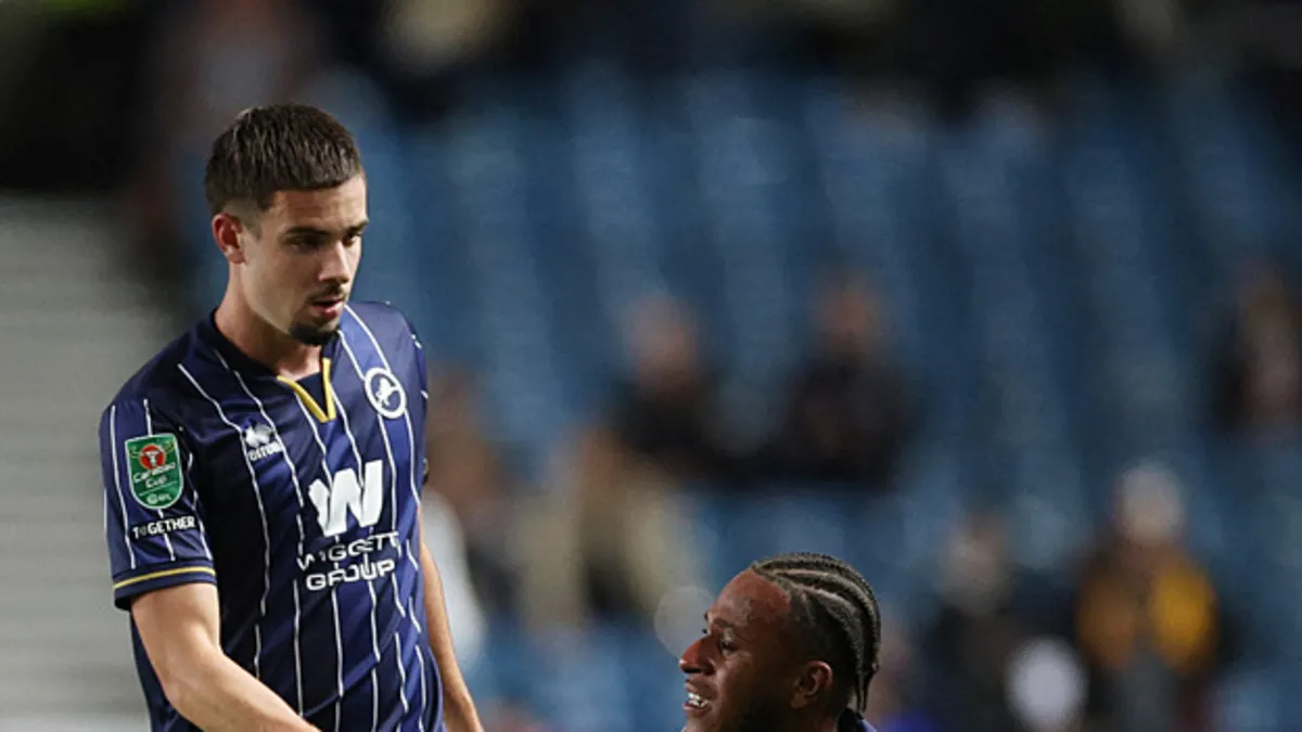 Millwall ve West Ham derbide berabere kaldı