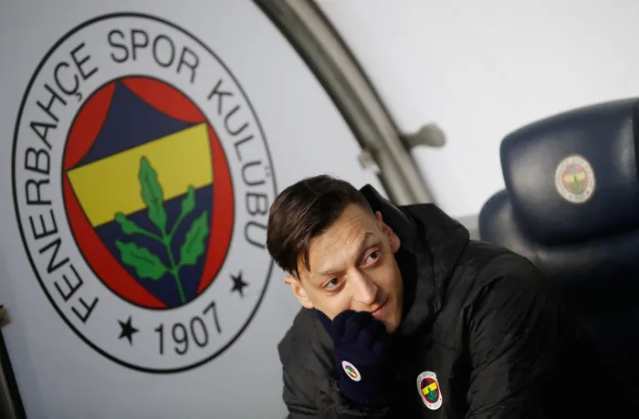 son-dakika-haberleri-selim-soydandan-mesut-ozil-icin-flas-sozler-tepeye-cikarip-oradan-asagi-birakmak-yonetici-1656751084958.jpg