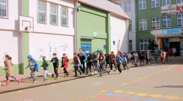 Çınarcık’taki okullarda deprem tatbikatı