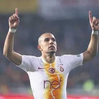Feghouli’ye kilit!