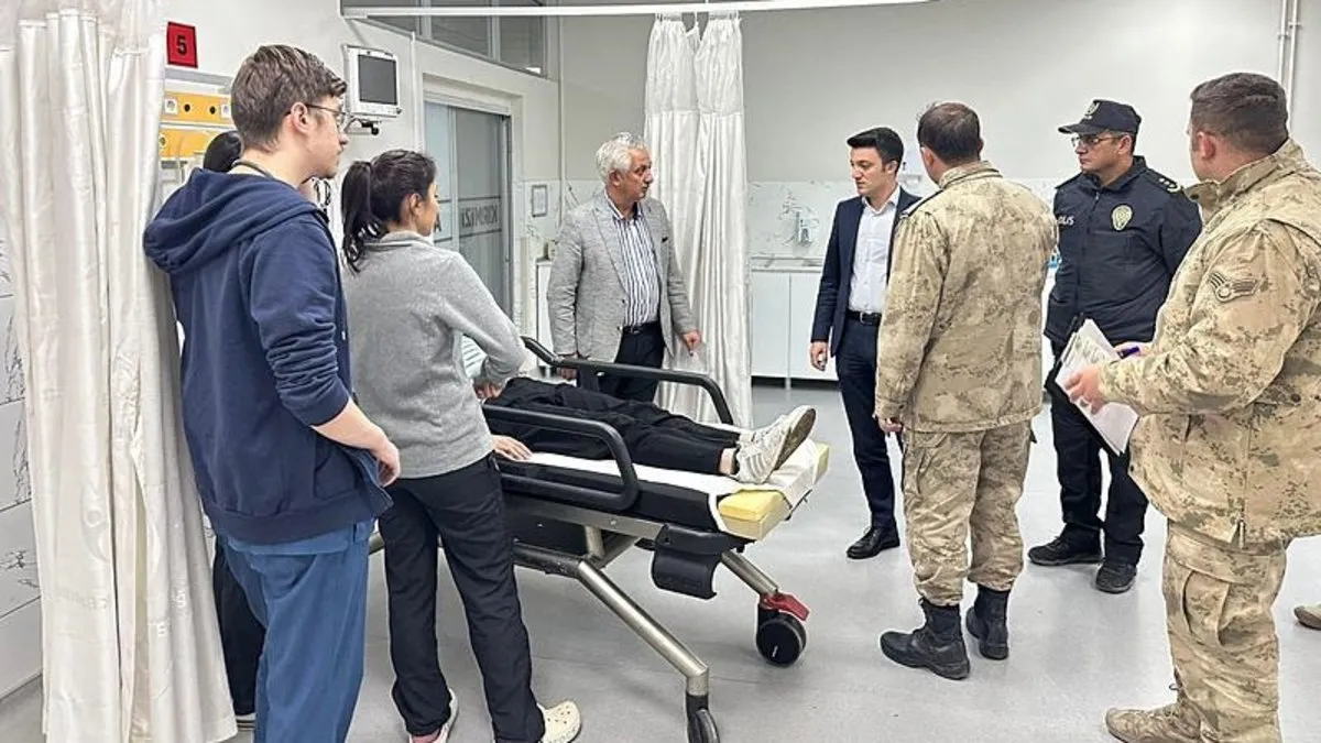 Erzurum’da öğrenci servisi ile kamyonet çarpıştı: 8 yaralı