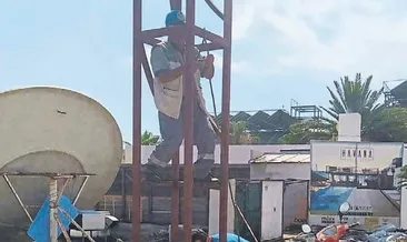 Sahildeki kaçak yapılar yıkılıyor