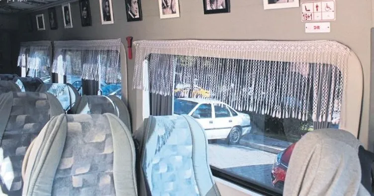 Okul servisinde nostalji yaşatıyor