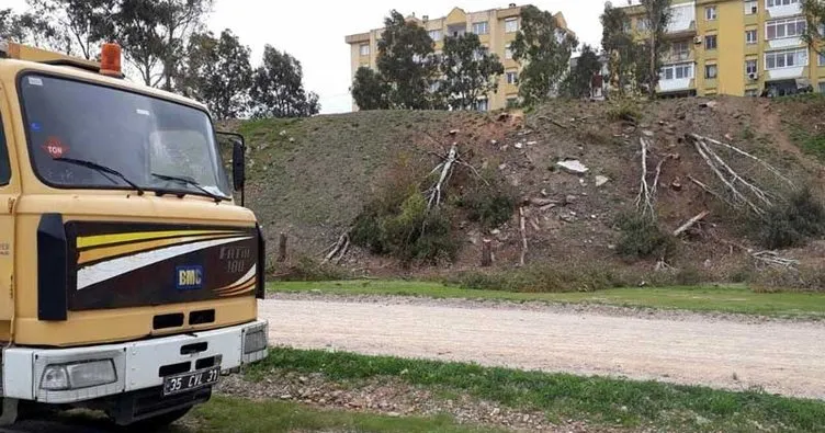İzmir Pınarbaşı’nda garaj için ağaçları kestiler