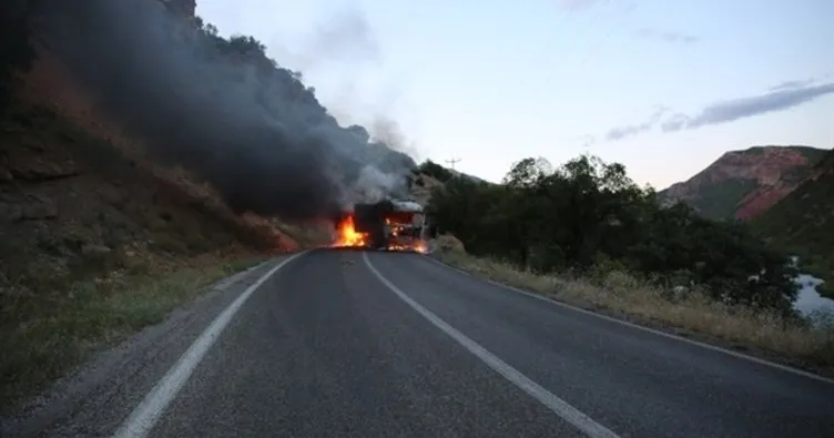 PKK’lılar, Tunceli-Pülümür karayolunda araç yaktı!