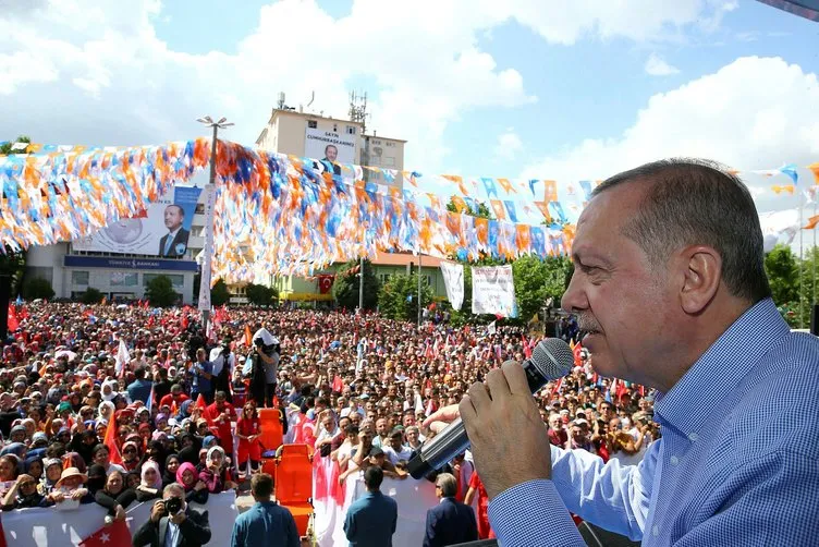 Vatandaşlar Cumhurbaşkanı Erdoğan'ı Isparta'da coşkuyla karşıladı