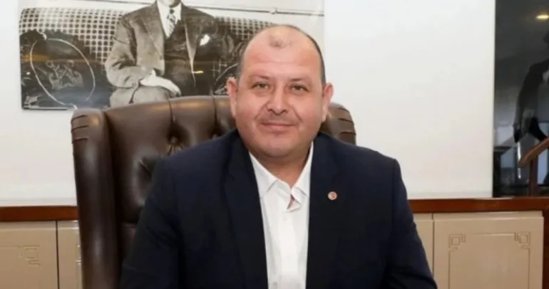 Menderes Belediye Başkanı İlkay Çiçek tutuklandı
