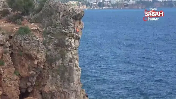 30 metrelik falezlerden denize ölümüne atlayış | Video