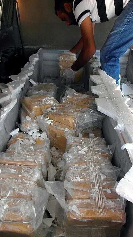 Cenaze aracında 200 kilogram eroin ele geçirildi