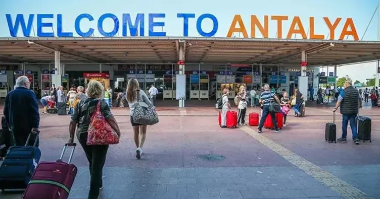 Antalya Havalimanı’nda çifte rekor