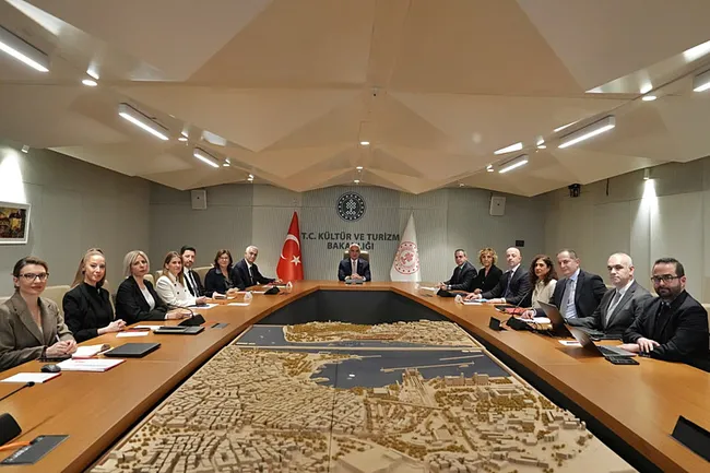 bakan-ersoydan-turizmin-guclendirilmesi-icin-iki-kritik-gorusme-1773417000044.jpeg