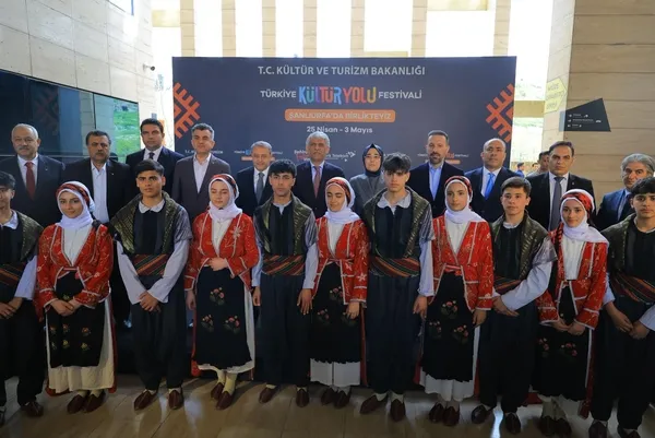 turkiye-kultur-yolu-festivali-sanliurfada-basladi-1777146499892.jpg