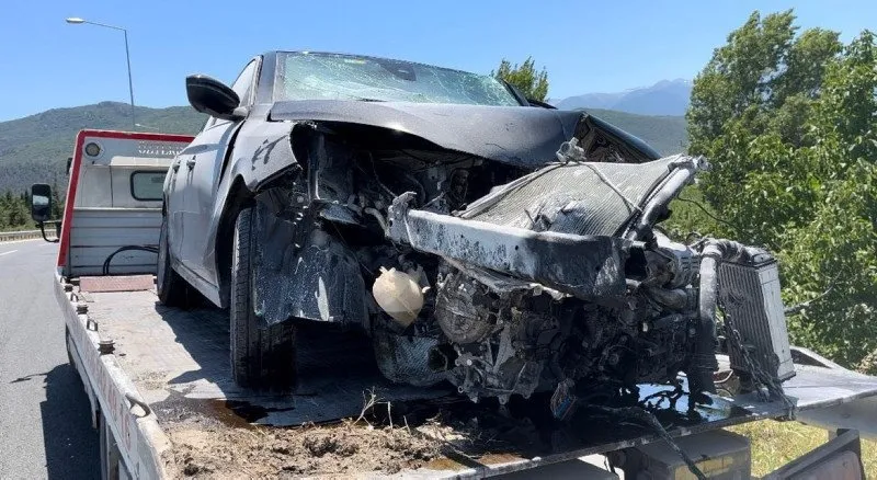 Bursa’da feci kaza: Otomobilde sıkışan Furkan Kök hayatını kaybetti!