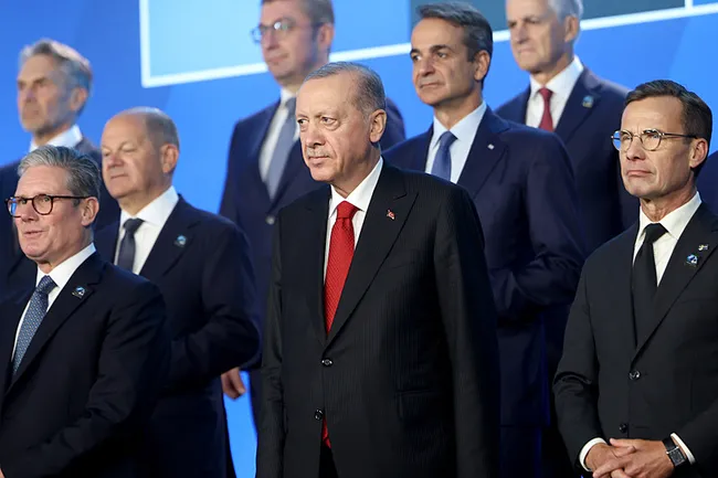 son-dakika-dunyanin-gozu-bu-zirvede-baskan-erdogan-ne-mesaj-verecek-once-karsilama-sonra-aile-fotografi-1720640485707.jpeg