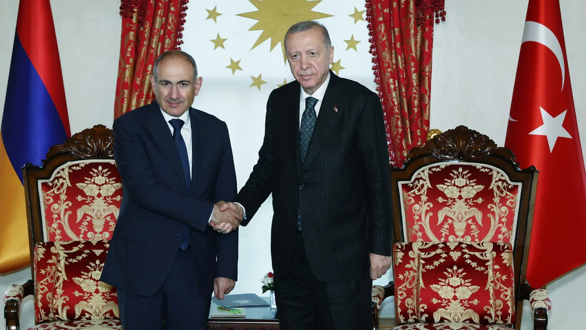 SON DAKİKA I Başkan Erdoğan, Paşinyan ile görüştü: “Barış ve istikrar için gayret gösteriyoruz” SON DAKİKA I Başkan Erdoğan, Paşinyan ile görüştü: “Barış ve istikrar için gayret gösteriyoruz”