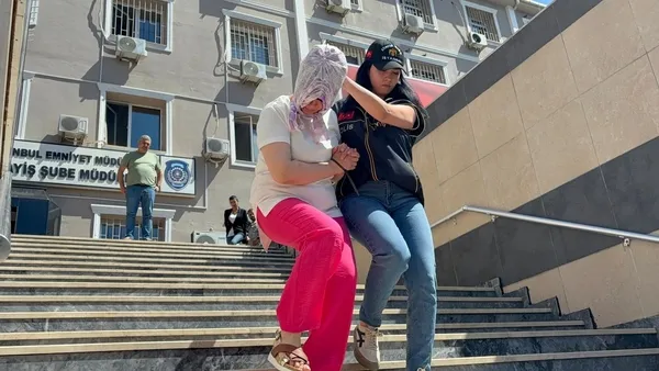 yemek-programiyla-unlenen-sef-ve-kocasina-28-milyonluk-vurgun-iddiasi-hazine-arazisi-kiralayacagim-diye-milyon-1756889302823.jpg Yemek programıyla ünlenen şef ve kocasına 28 milyonluk vurgun iddiası! 'Hazine arazisi kiralayacağım' diye milyonlarca lira almış