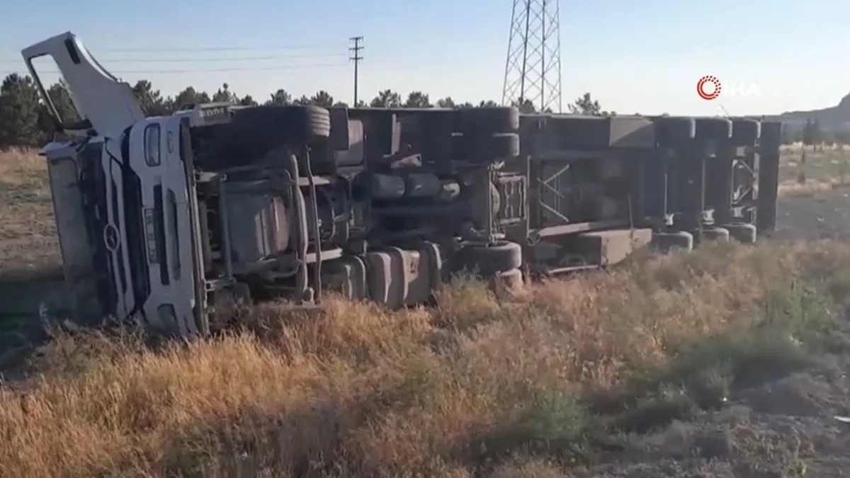 Kontrolden çıkan tır devrildi: 1 yaralı