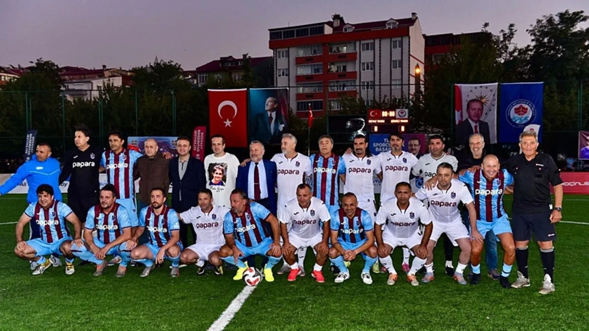 Trabzonspor'un efsane futbolcuları, Emir Yuşa için sahaya çıktı
