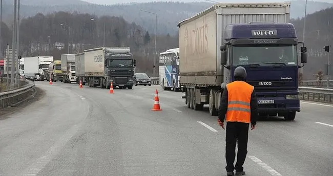 Bolu Dağı Tüneli’ndeki kaza İstanbul yönünü trafiğe kilitledi