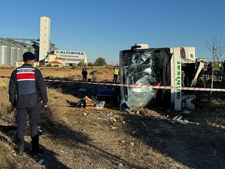 Son dakika: Aksaray'da yolcu otobüsü devrildi: 6 kişi öldü, çok sayıda yaralı var...