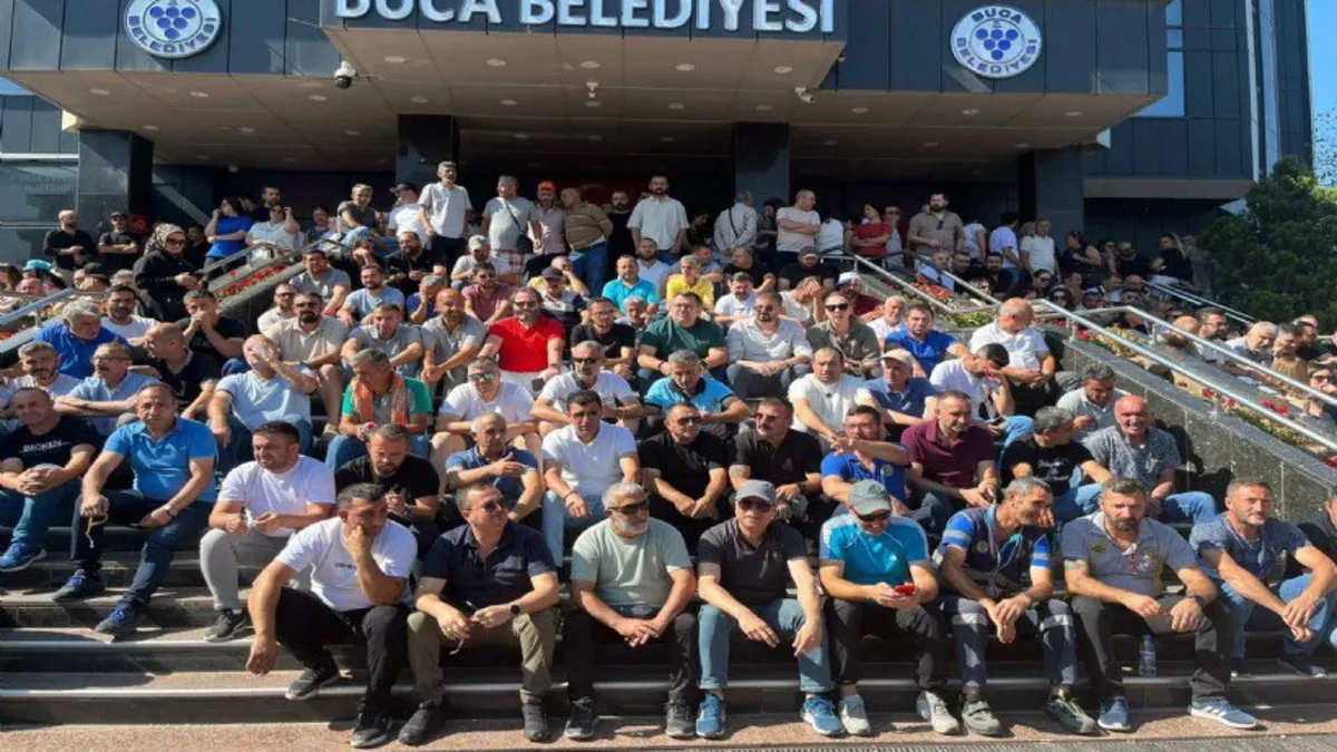 CHP’li Buca Belediyesi'nde bıçak kemiğe dayandı: Maaşları yatmayan işçiler iş bıraktı