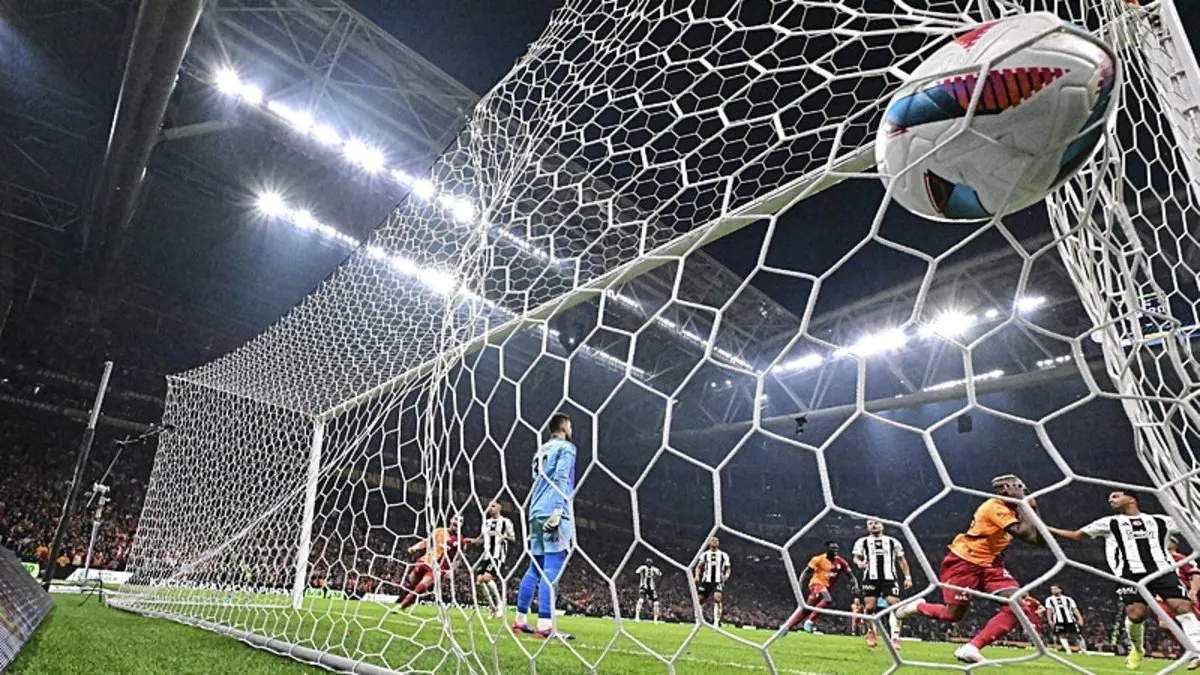 Galatasaray-Beşiktaş derbisinin bilançosu: 30 kişiye işlem yapıldı Galatasaray-Beşiktaş derbisinin bilançosu: 30 kişiye işlem yapıldı