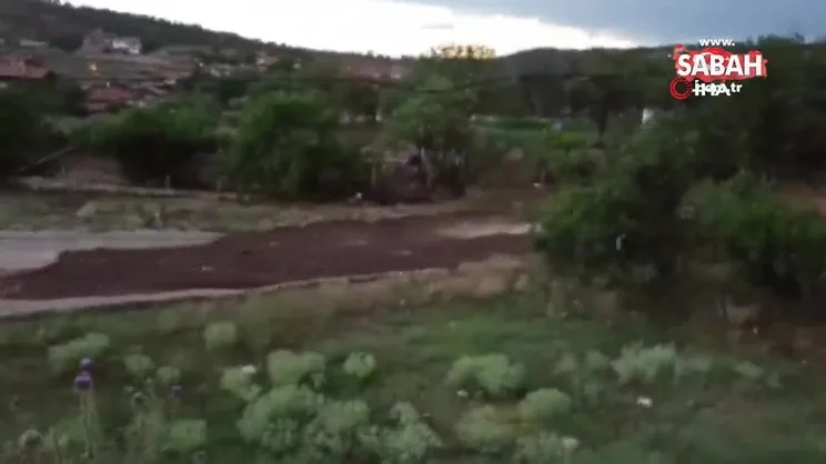 Nallıhan'ı sel etkisi altına aldı ceviz büyüklüğünde dolu yağdı | Video