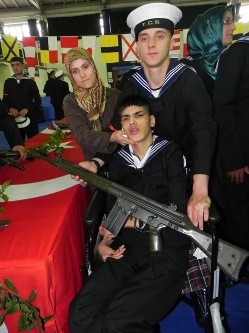 Çakı gibi asker oldular