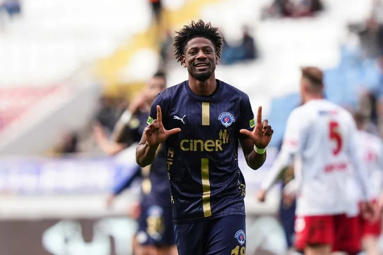 Süper Lig’de gol krallığında büyük heyecan! 32. hafta sonrası Osimhen, Piatek, Banza ve...