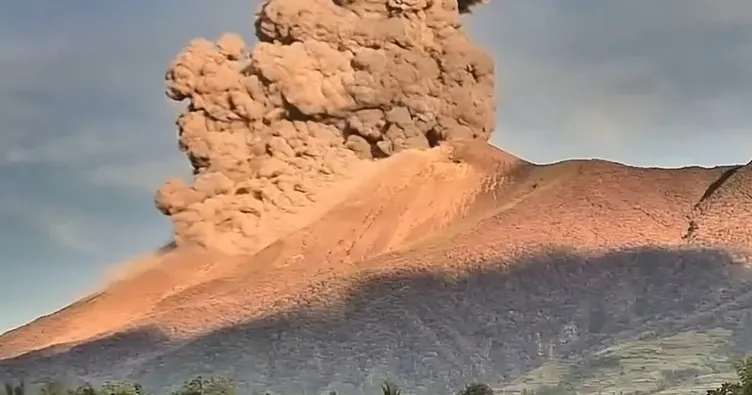 Filipinler’de volkanik patlama: Kanlaon Yanardağı kül püskürdü