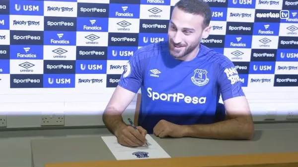 Everton'a imza atan Cenk Tosun'dan büyük fedakarlık
