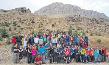 Ölen arkadaşlarının anısına tırmandılar