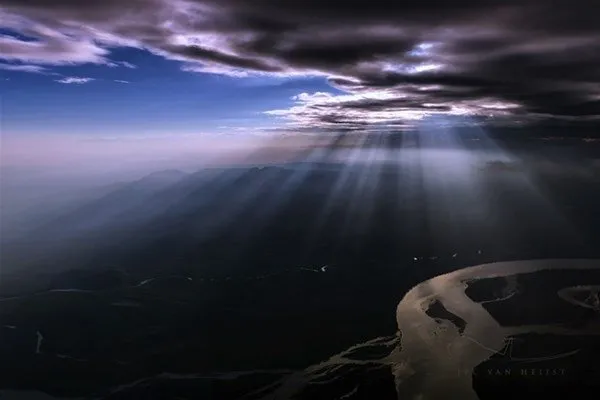 Hollandalı pilotun çektiği büyüleyici gökyüzü fotoğrafları