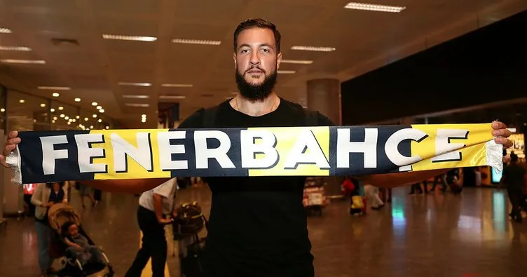 Fenerbahçe Doğuş’un yeni transferi Joffrey Lauvergne, İstanbul’a geldi