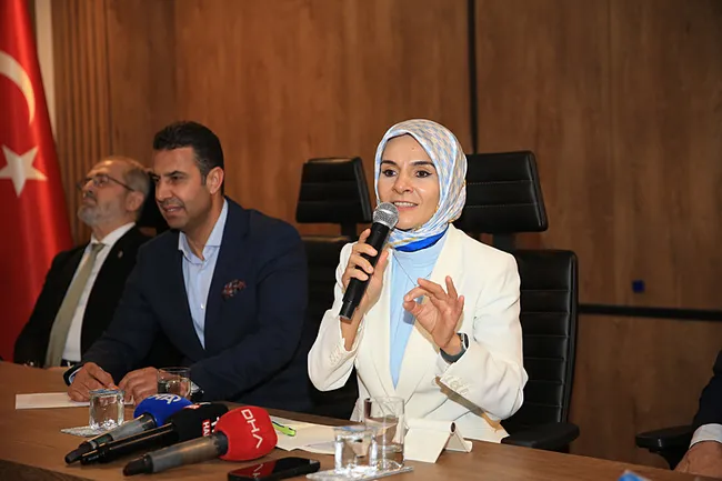 bakan-goktas-sureci-dogru-anlatmak-icin-sahada-olacagiz-1786991523979.jpeg Bakan Göktaş: “Süreci doğru anlatmak için sahada olacağız”