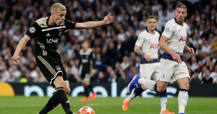 Ajax finale Donny van de Beek ile göz kırptı